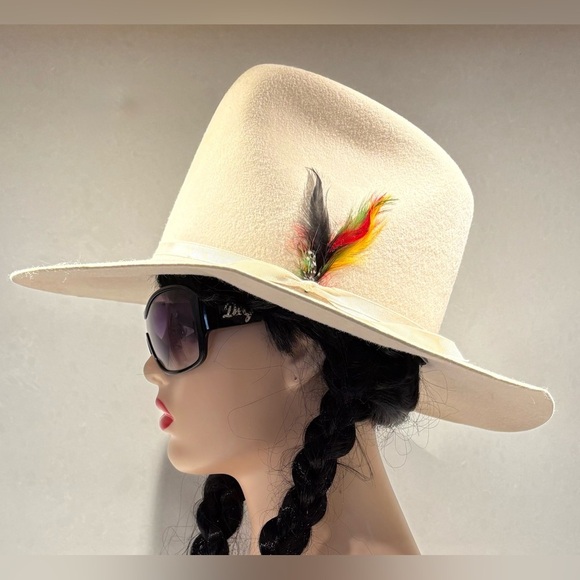 Vintage Stockman Calgary Cream Cowboy Hat with Feather - Size 7 1/8 (57) - Picture 15 of 15